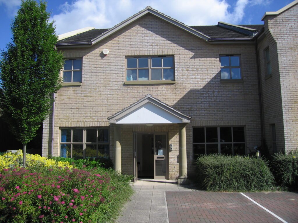 4 Mill Court, RH10 1TT